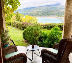 Chambre double avec Terrasse ou Balcon Vue Lac à Savines-le-Lac Chambre double avec Terrasse ou Balcon Vue Lac à Savines-le-Lac