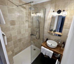 Chambre double avec Terrasse ou Balcon Vue Lac à Savines-le-Lac Chambre double avec Terrasse ou Balcon Vue Lac à Savines-le-Lac