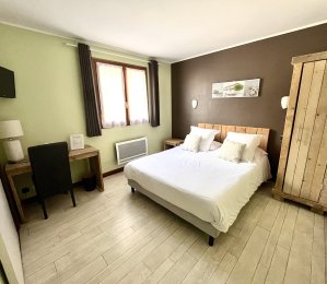 Standard double room in Savines-le-Lac Standard double room in Savines-le-Lac